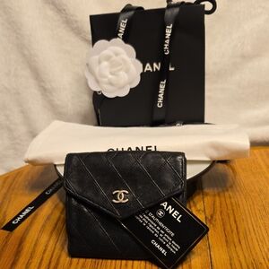 CHANEL Lambskin Diamond Stitched Quilted Black Wallet With Silver CC Logo